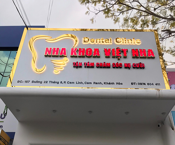 Thi Công Bảng Hiệu Nha Khoa Đẹp