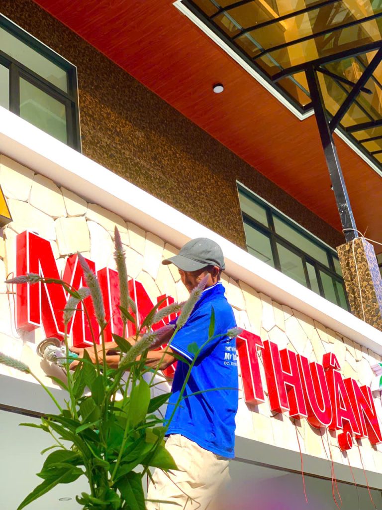 Thi Công Biển Chữ Nổi Mica Đẹp