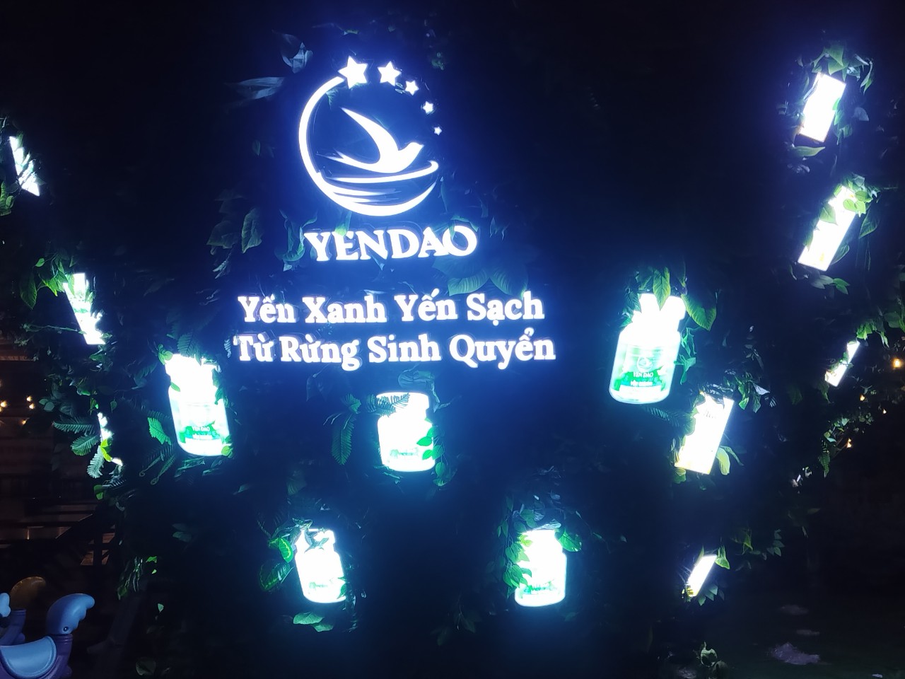Thi Công Hộp Đèn Quảng Cáo LED Đẹp
