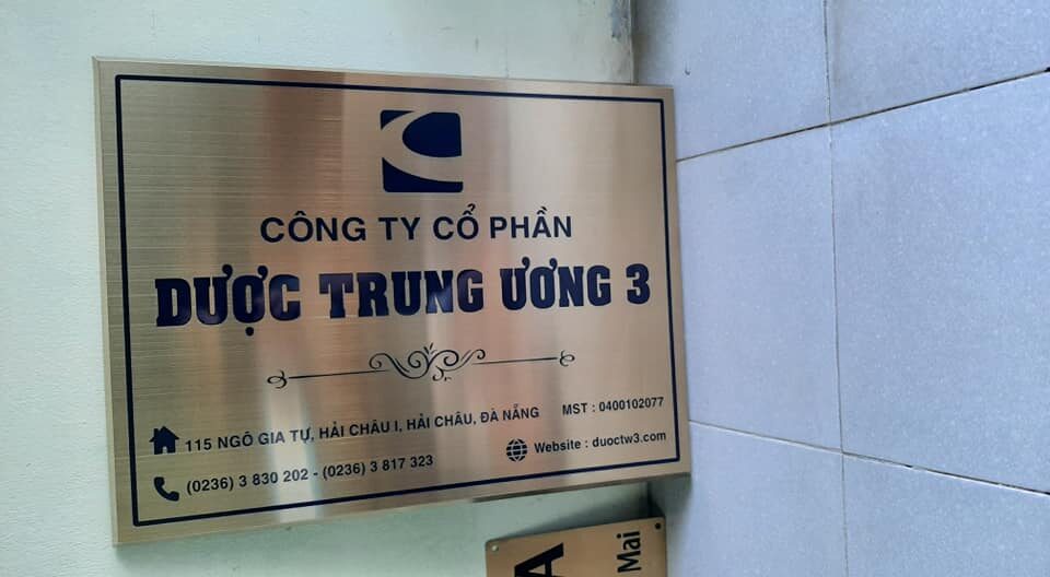 Thi Công Bảng Hiệu Chữ Inox Vàng Xước