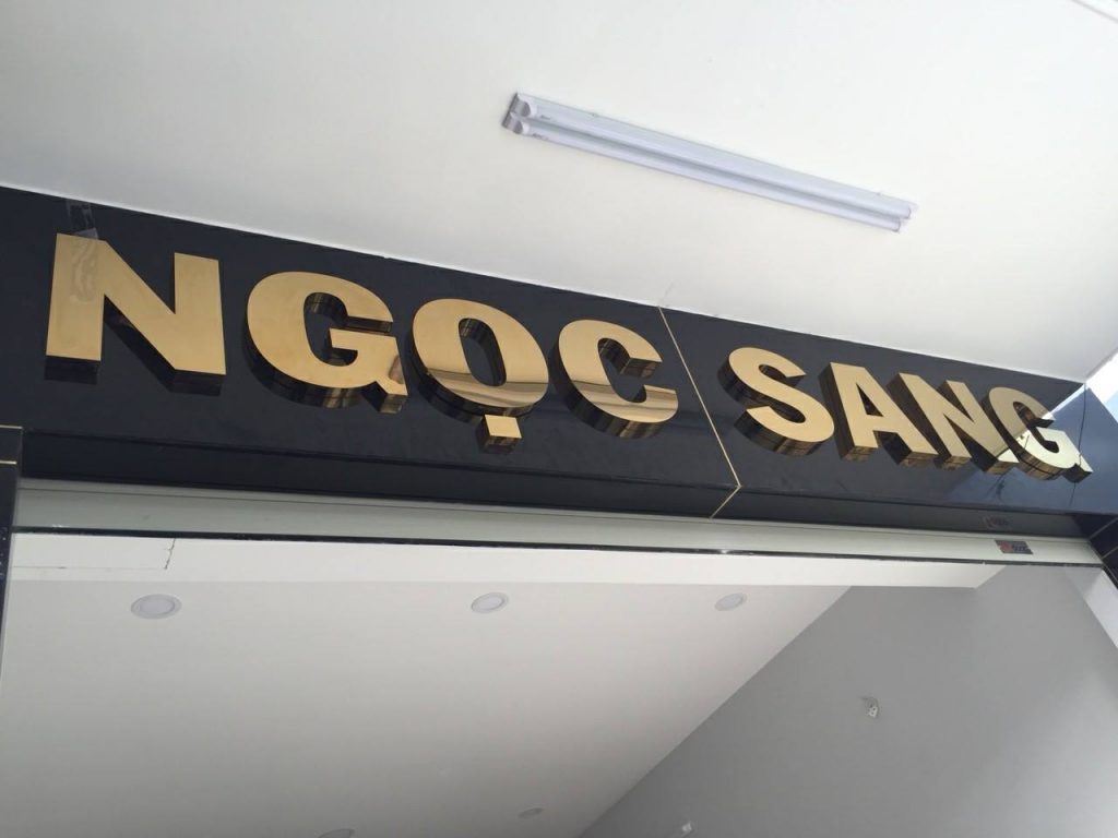 Thiết Kế Bảng Hiệu Chữ Inox Vàng Xước Đẹp