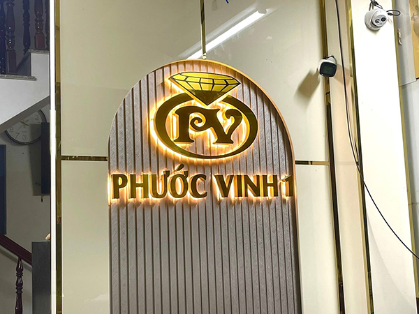 Thiết Kế Bảng Hiệu Chữ Inox Vàng Xước Đẹp