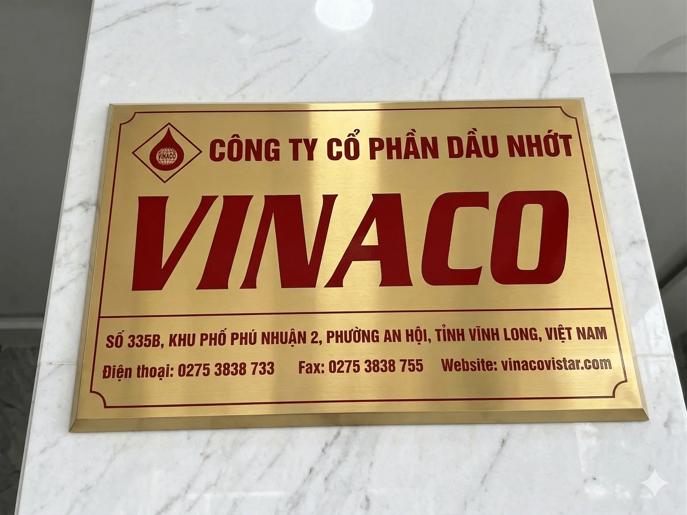 Mẫu Bảng Hiệu Chữ Inox Vàng Xước Đẹp Năm 2026