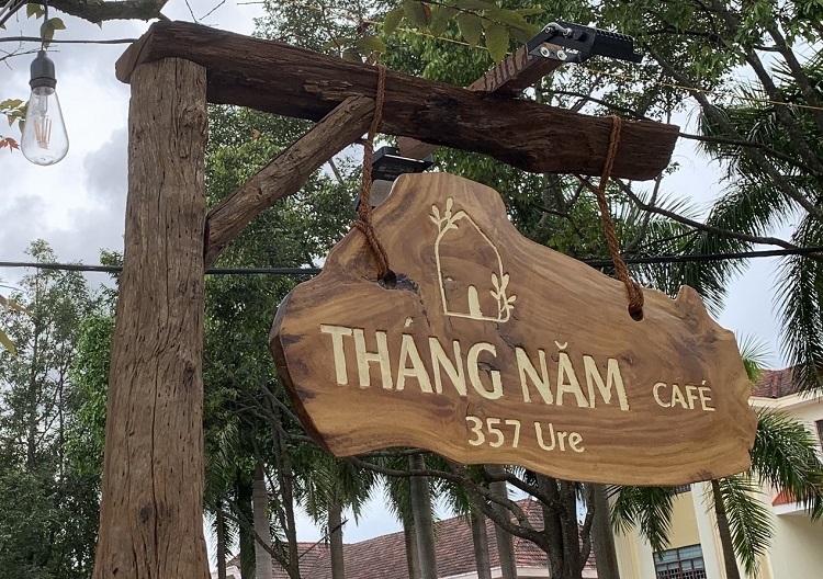 Thiết Kế Biển Hiệu Quán Cà Phê Đẹp
