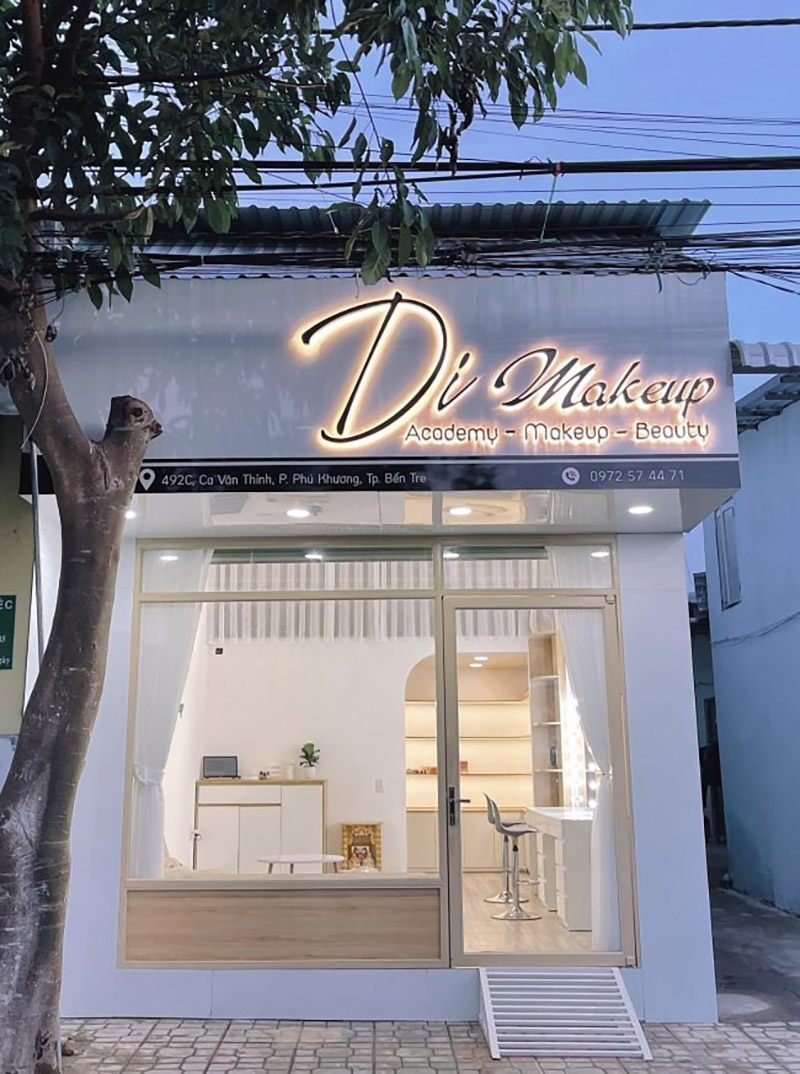 Thi Công Bảng Hiệu Makeup Đẹp, Sang Trọng
