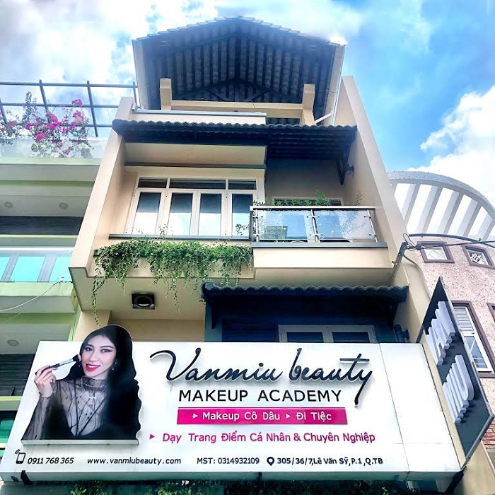Thiết Kế Bảng Hiệu Makeup Đẹp, Sang Trọng