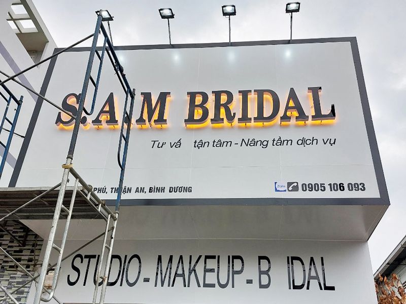 Mẫu Bảng Hiệu Makeup Đẹp