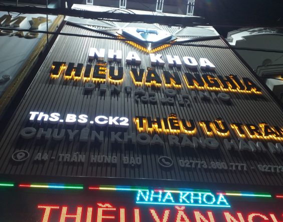 Thi Công Bảng Hiệu Hộp Đèn LED Đẹp