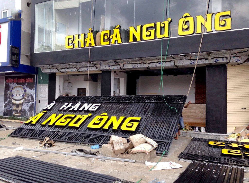 Thi Công Bảng Hiệu Hải Sản Đẹp