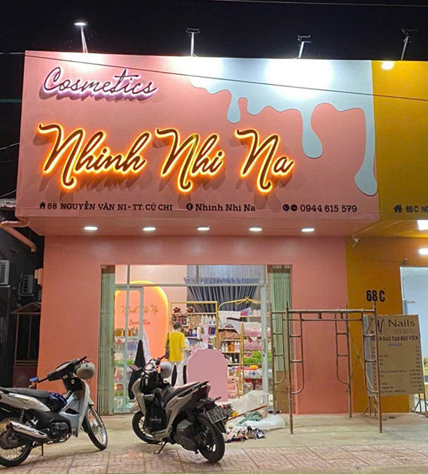 Thi Công Bảng Hiệu Shop Mỹ Phẩm Đẹp
