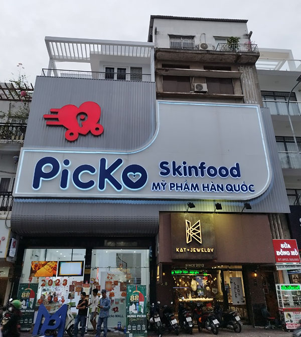 Thi Công Bảng Hiệu Shop Mỹ Phẩm Đẹp
