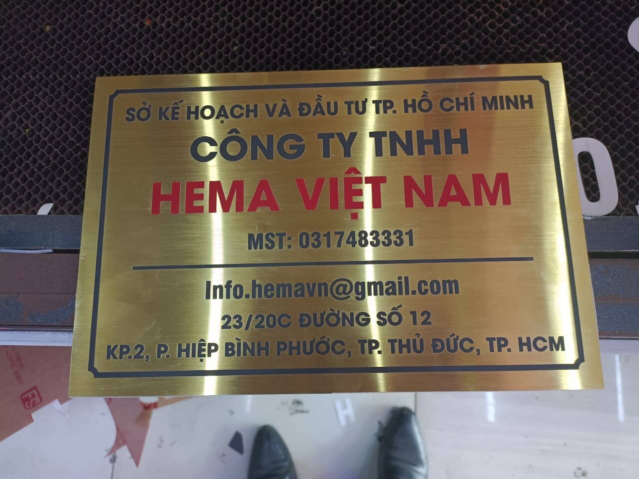 Bảng Hiệu Inox Vàng Đẹp
