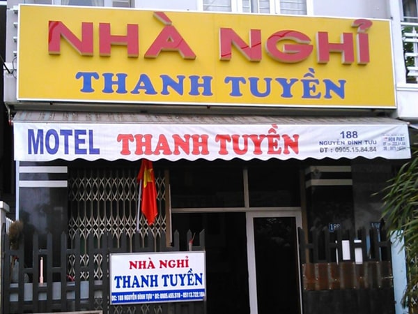 Mẫu Bảng Tên Khách Sạn Đẹp Năm 2026