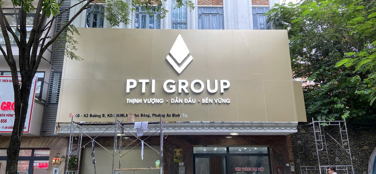 Thi Công Bảng Hiệu Logo Mica Đẹp
