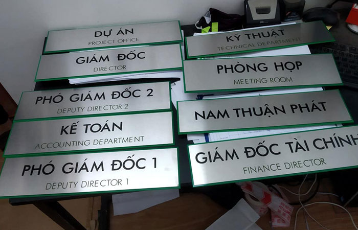 Bảng hiệu inox ăn mòn