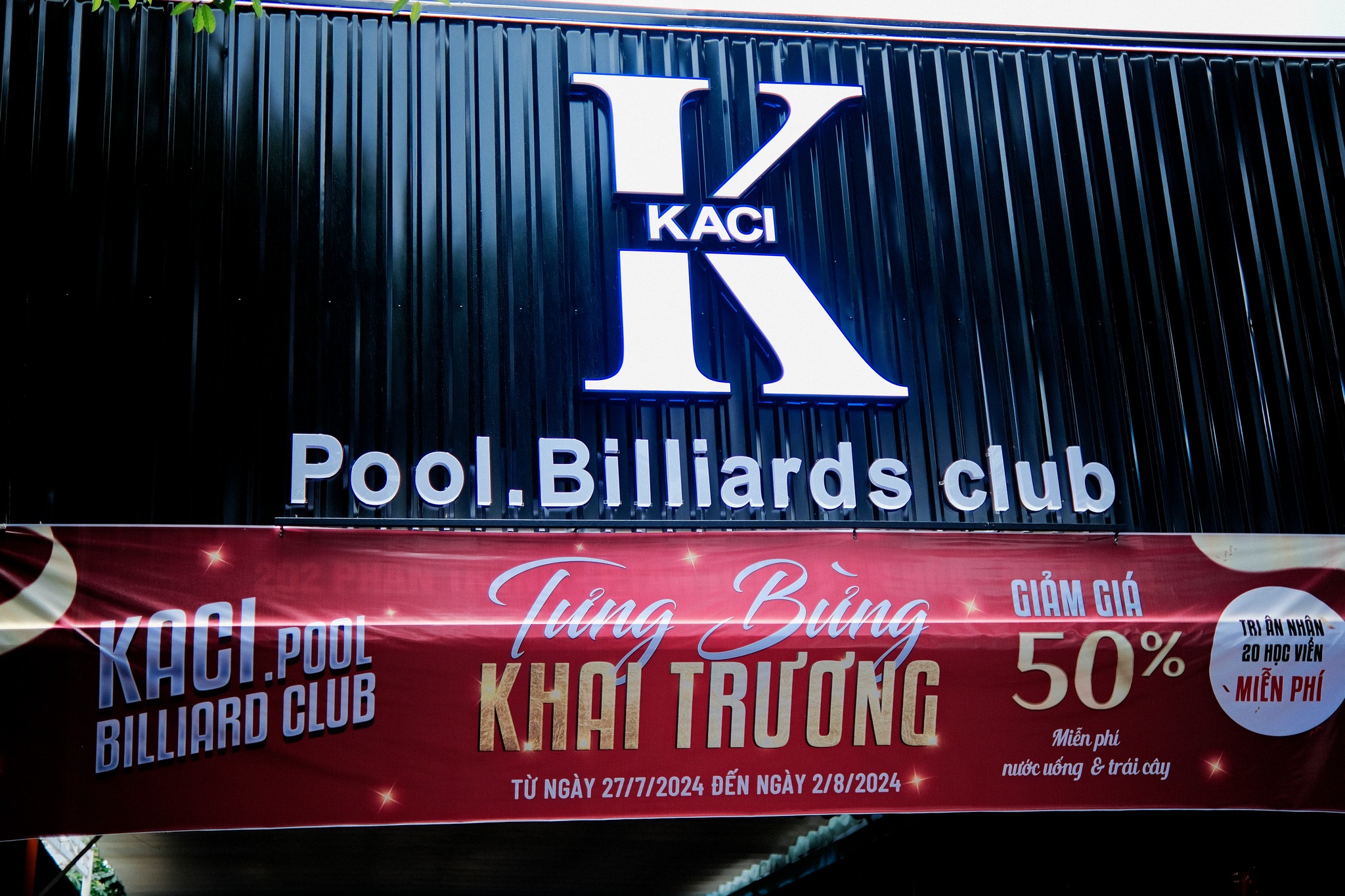 Biển quảng cáo tôn sóng