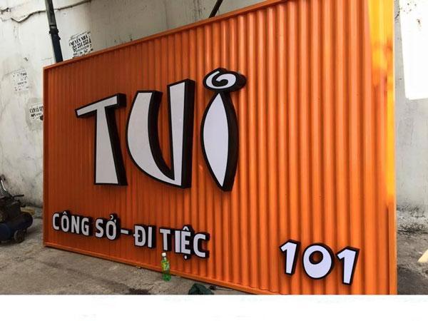 Biển quảng cáo tôn sóng