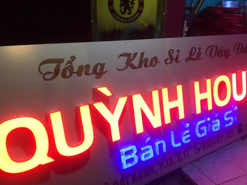Bảng hiệu mica có đèn