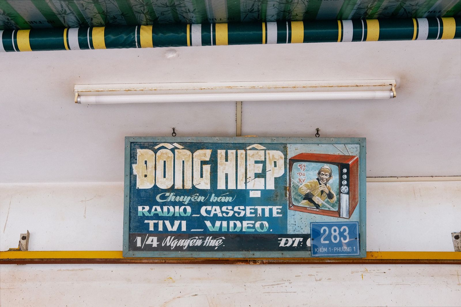 Bảng Hiệu Quảng Cáo Cổ Điển