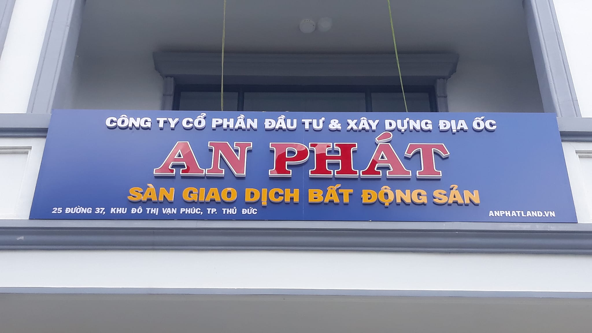 Làm Bảng Hiệu Công Ty Tại TP.HCM