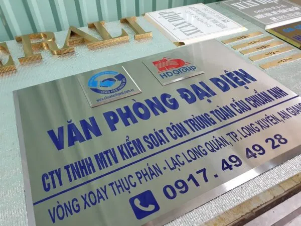 Làm biển tên công ty chuyên nghiệp tại TP.HCM