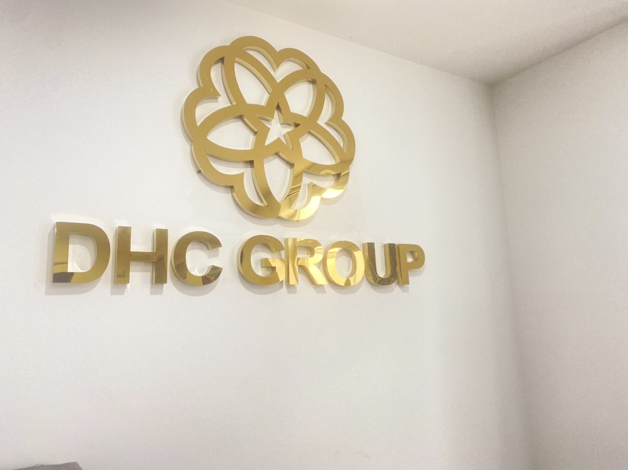 Chữ inox vàng gương