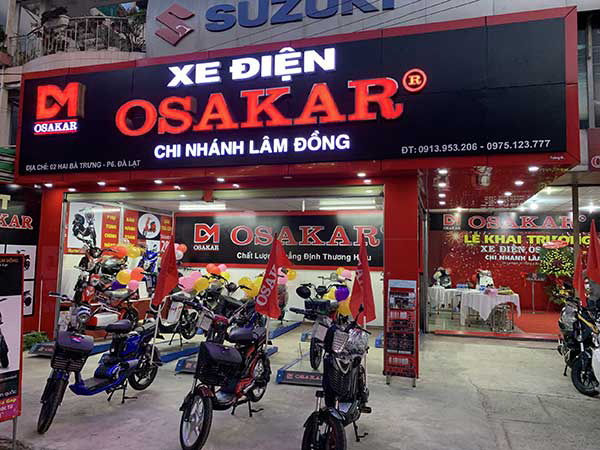 Biển quảng cáo xe điện