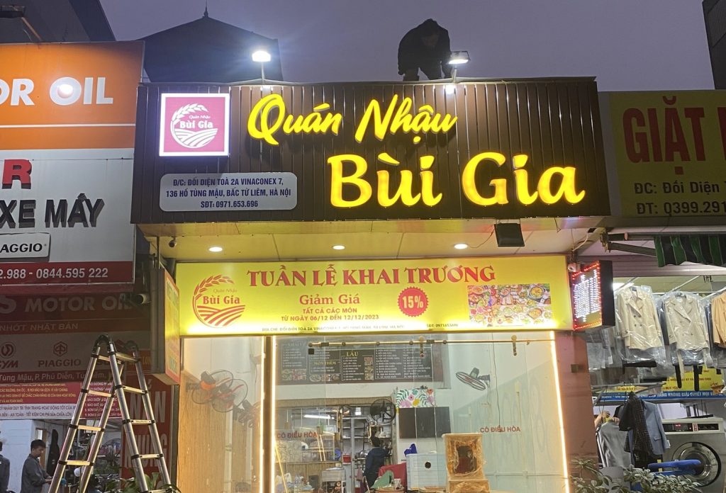 Biển quảng cáo quán lẩu