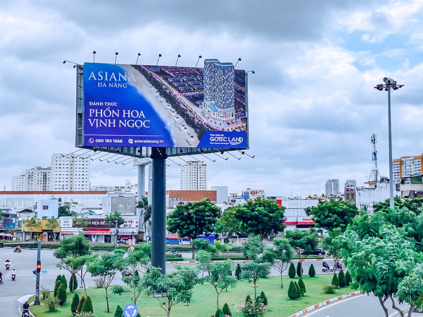Hộp Đèn Quảng Cáo Ngoài Trời