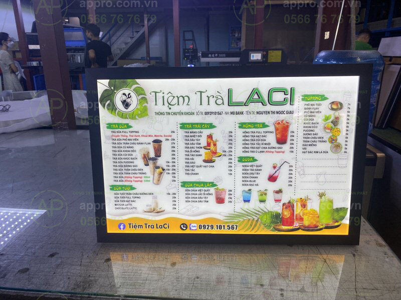 Làm hộp đèn quảng cáo