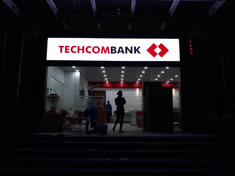 Thi công hộp đèn quảng cáo chuyên nghiệp tại TP.HCM