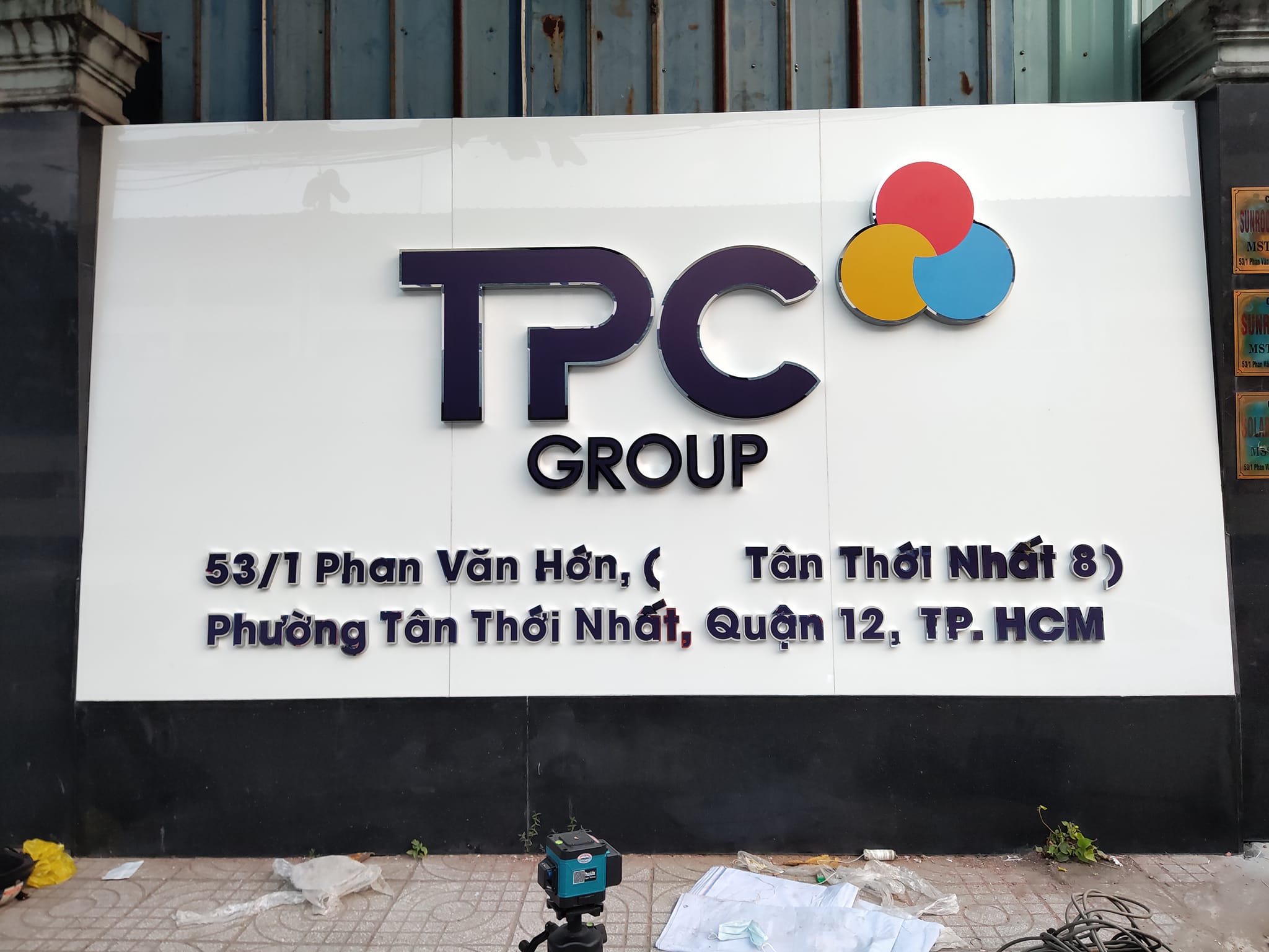 Thi công bảng hiệu giá rẻ tại TP.HCM