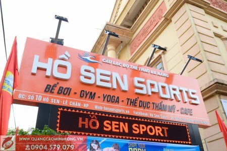 Đèn hắt sáng biển quảng cáo