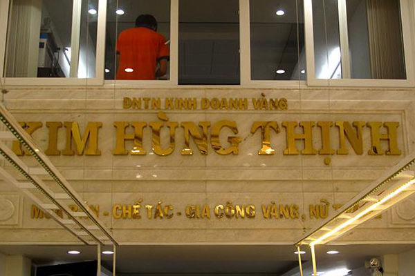 Thi công bảng hiệu chữ nổi inox