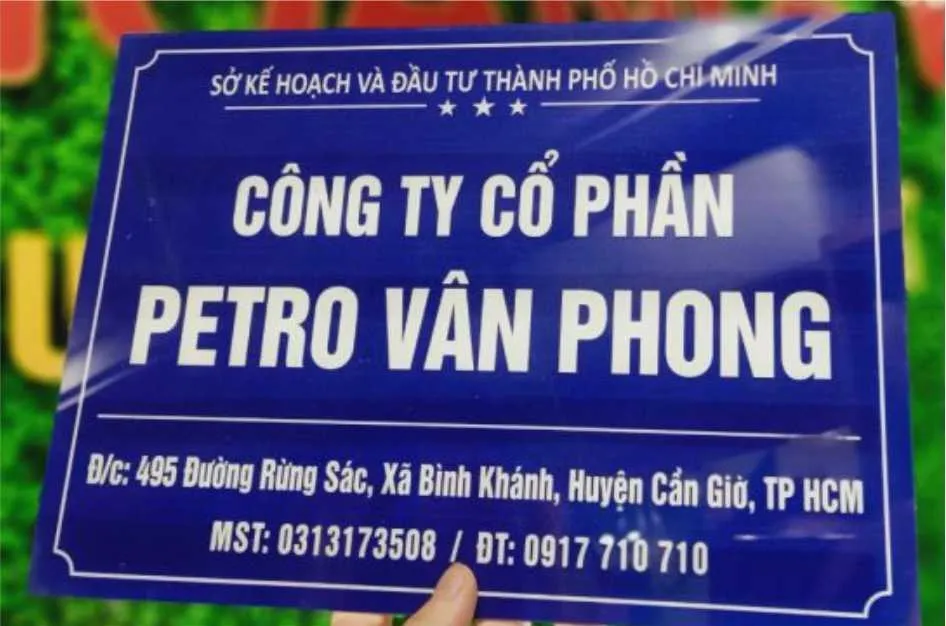 Làm biển mica công ty
