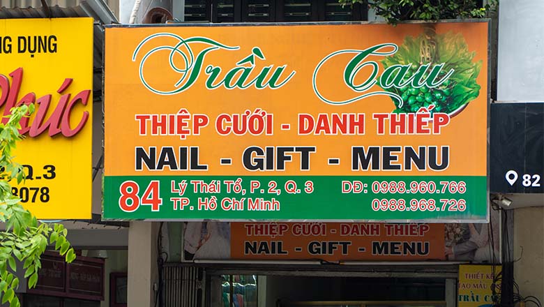 Biển quảng cáo khung sắt