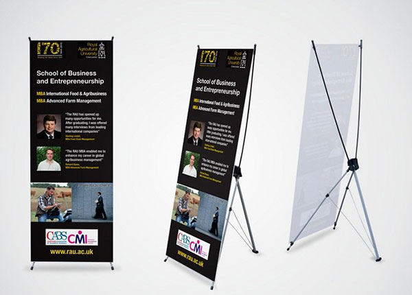 Biển quảng cáo standee