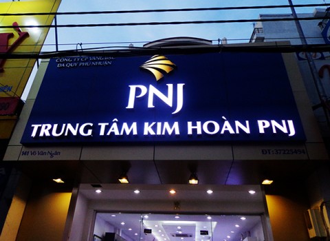 Bảng quảng cáo chữ nổi