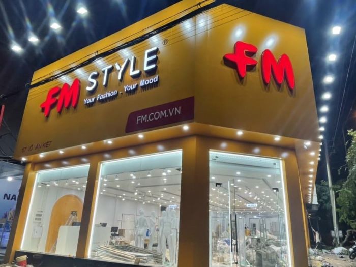 Mẫu biển quảng cáo shop quần áo đẹp