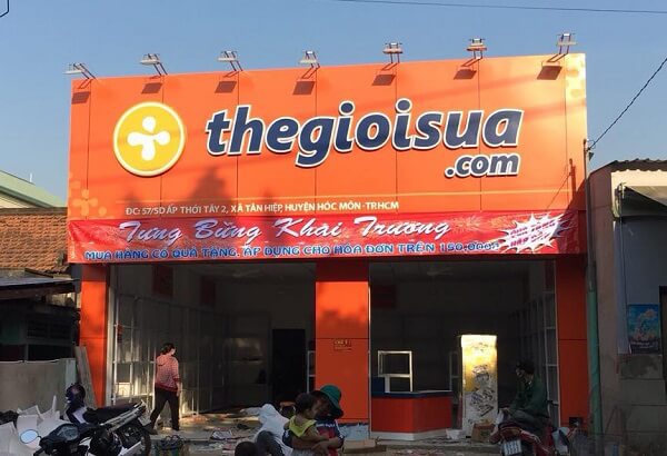 Biển quảng cáo alu gắn chữ nổi