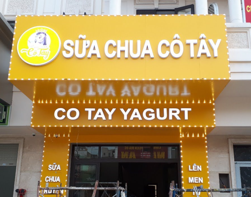 Biển quảng cáo alu gắn chữ nổi