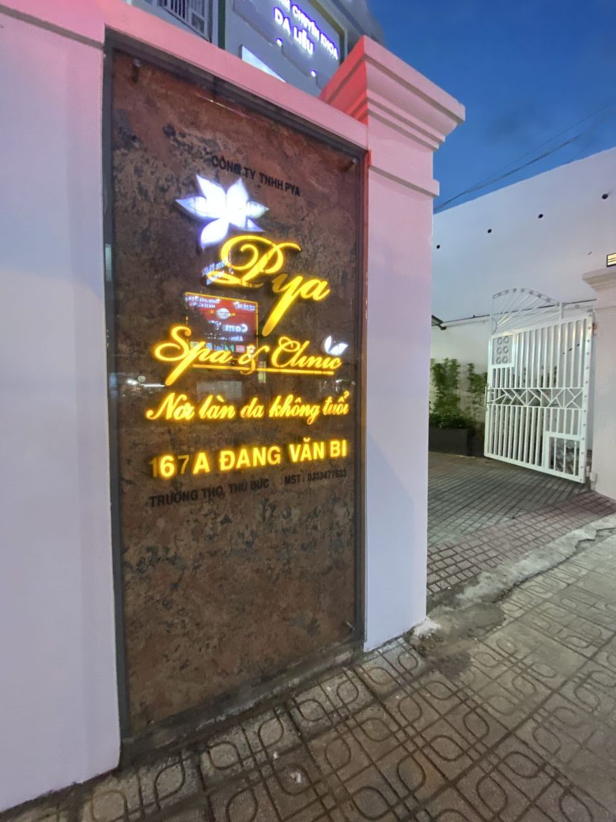Bảng hiệu spa sang trọng