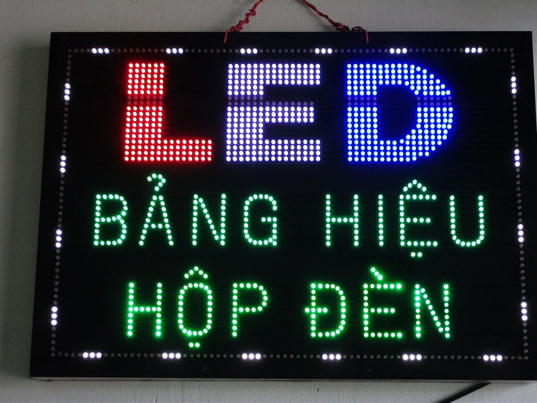 Đèn LED Gắn Biển Quảng Cáo