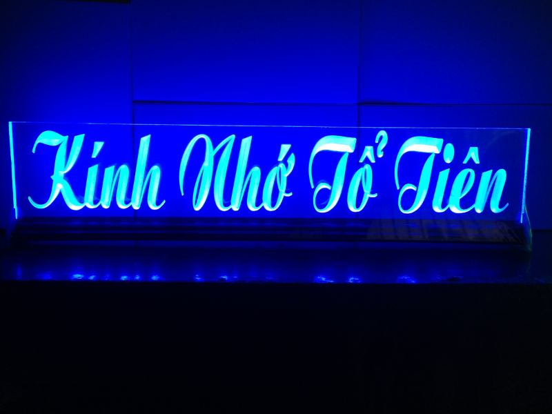 Đèn LED Gắn Biển Quảng Cáo