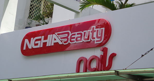 Bảng hiệu alu chữ nổi giá rẻ