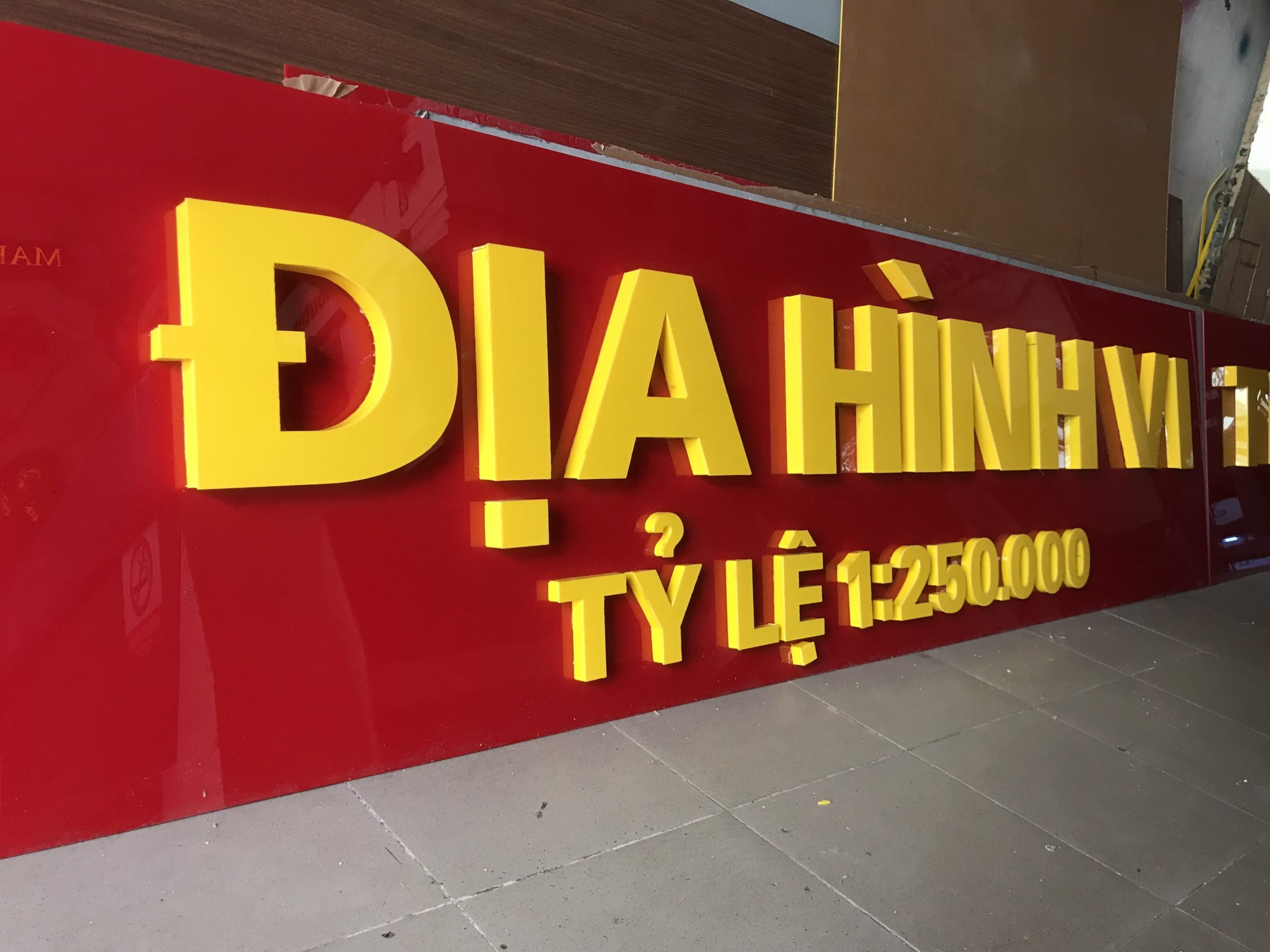 Bảng hiệu alu chữ nổi giá rẻ