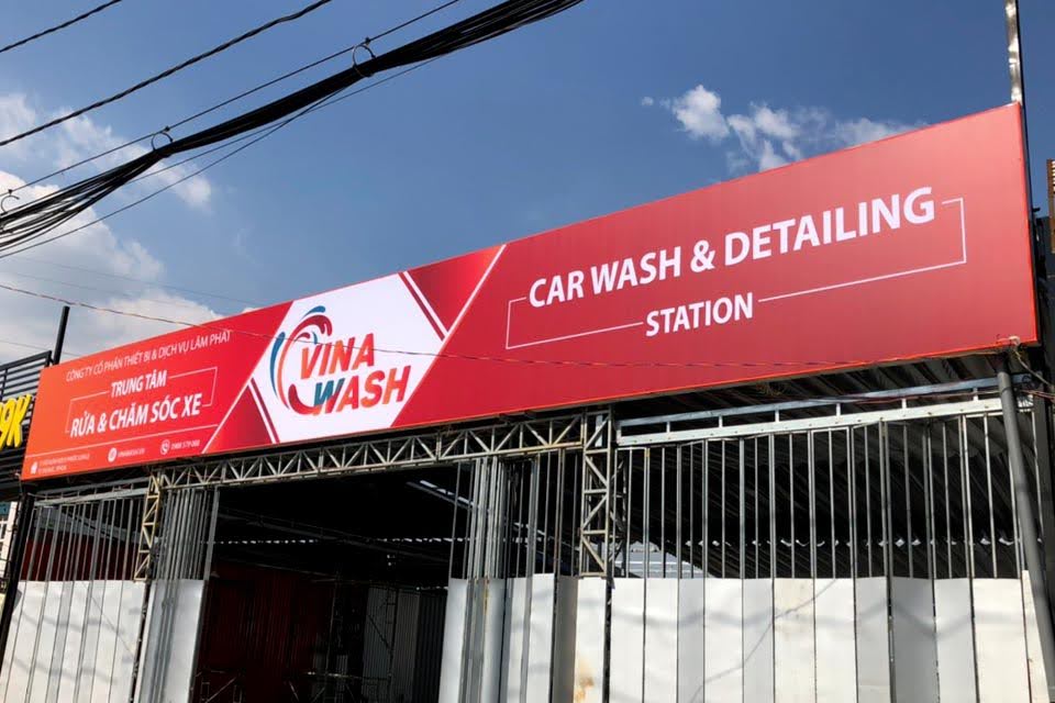 Làm biển quảng cáo mica dán decal