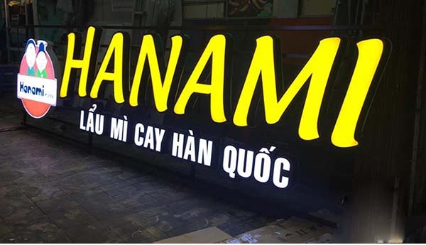 Biển quảng cáo chữ phát sáng