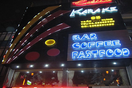 Biển quảng cáo karaoke
