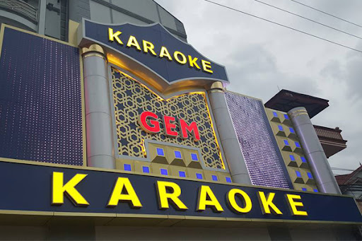 Biển quảng cáo karaoke